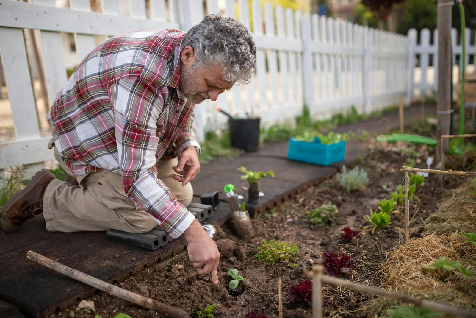 Zinvol werk in de moestuin